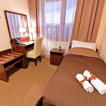 Wiatraczna Hotel Warszawa Eksteriør billede