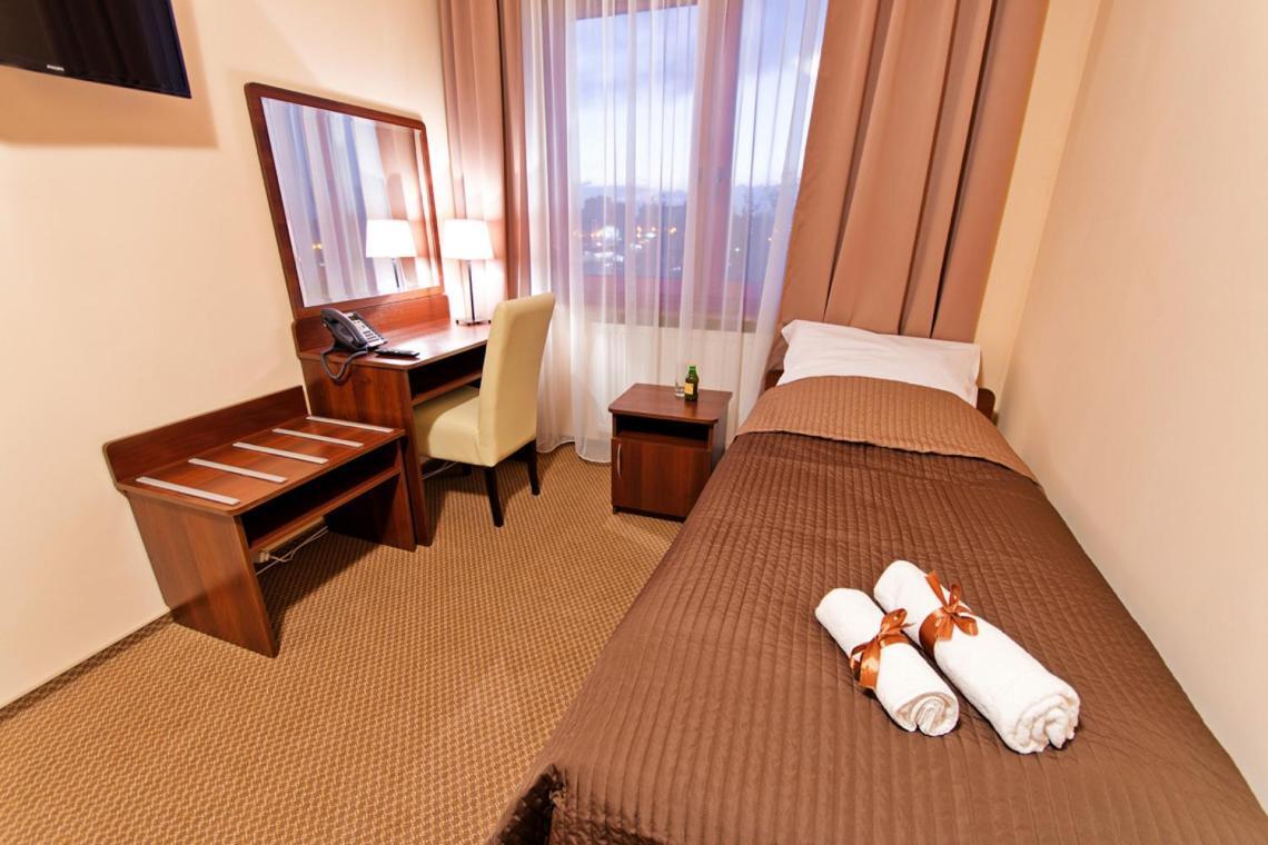 Wiatraczna Hotel Warszawa Eksteriør billede