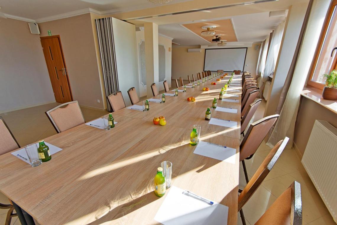 Wiatraczna Hotel Warszawa Eksteriør billede
